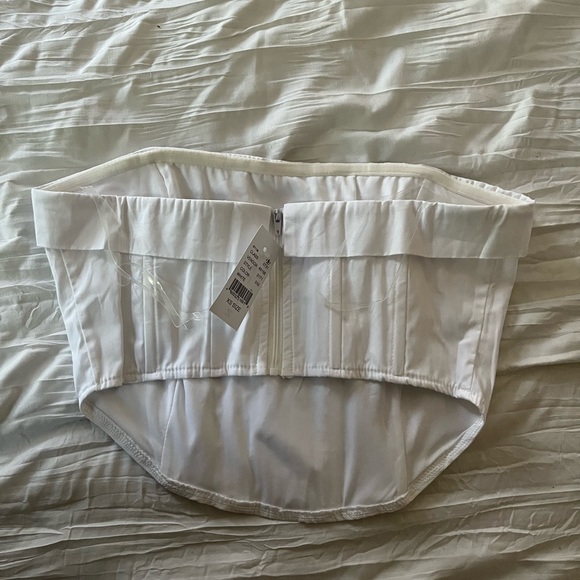 White corset top - Picture 3 of 3